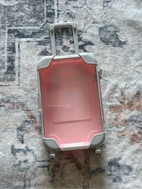 Lilac St. Travel Lash Makeup Case/rolling luggage